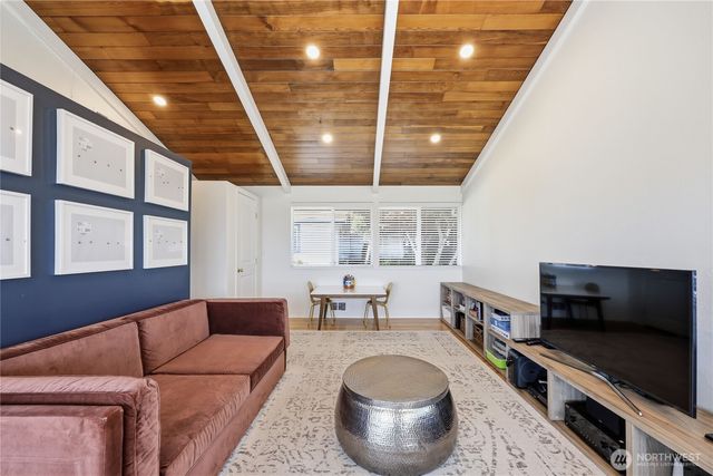 2702 E 16th Street, Bremerton, WA 98310