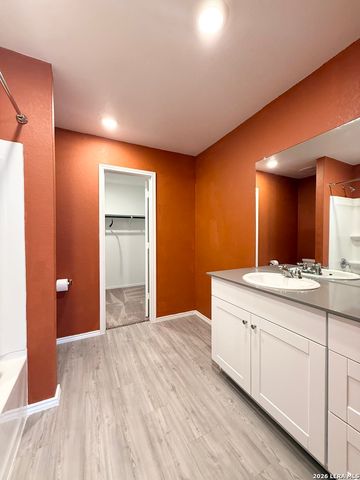 713 Kildeer Trl, New Braunfels, TX 78132