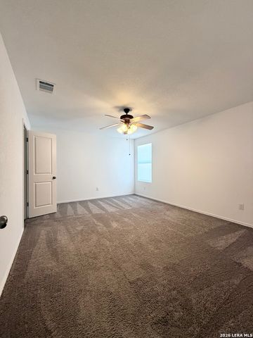 713 Kildeer Trl, New Braunfels, TX 78132