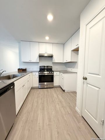 713 Kildeer Trl, New Braunfels, TX 78132