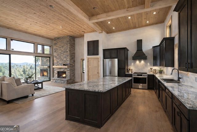 216 Old Orchard Road, Ellijay, GA 30536