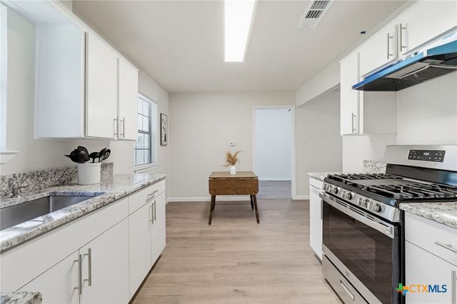 126 E Bobwhite Lane, Harker Heights, TX 76548