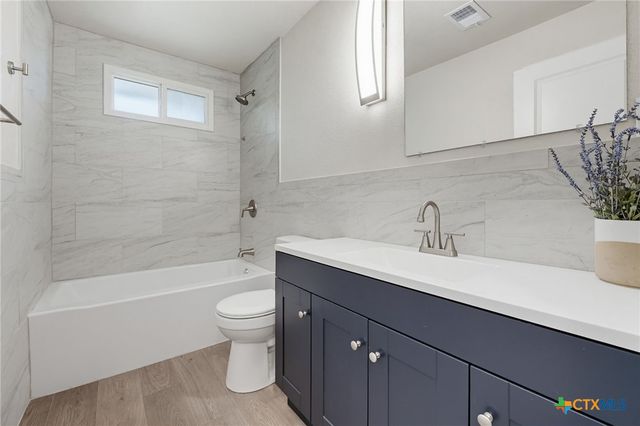126 E Bobwhite Lane, Harker Heights, TX 76548