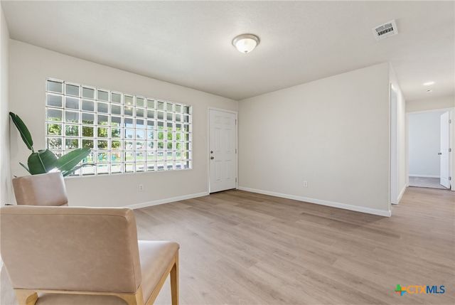 126 E Bobwhite Lane, Harker Heights, TX 76548