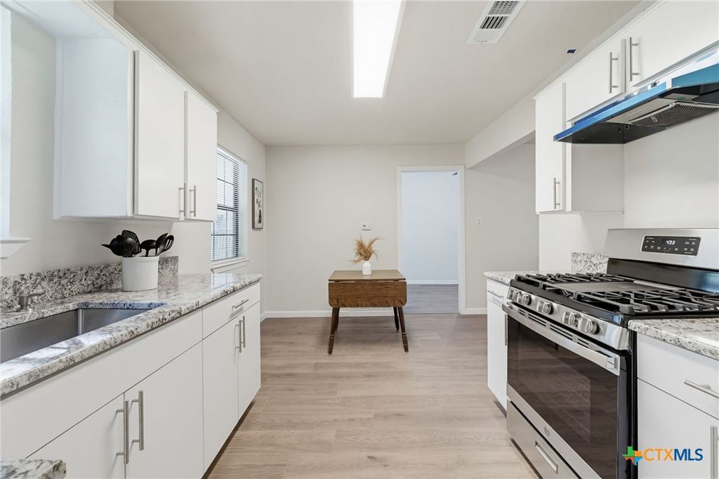 Image 13 of property listing at 126 E Bobwhite Lane, Harker Heights, TX 76548