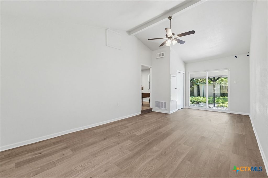 Image 14 of property listing at 126 E Bobwhite Lane, Harker Heights, TX 76548