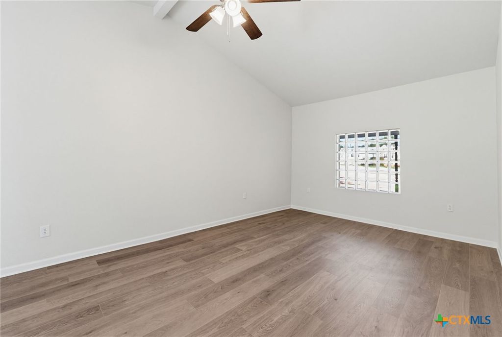 Image 15 of property listing at 126 E Bobwhite Lane, Harker Heights, TX 76548