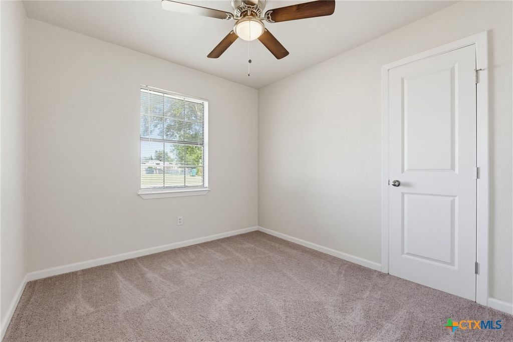 Image 16 of property listing at 126 E Bobwhite Lane, Harker Heights, TX 76548