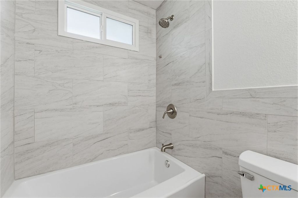 Image 18 of property listing at 126 E Bobwhite Lane, Harker Heights, TX 76548