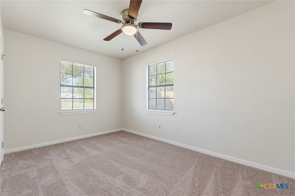 Image 20 of property listing at 126 E Bobwhite Lane, Harker Heights, TX 76548