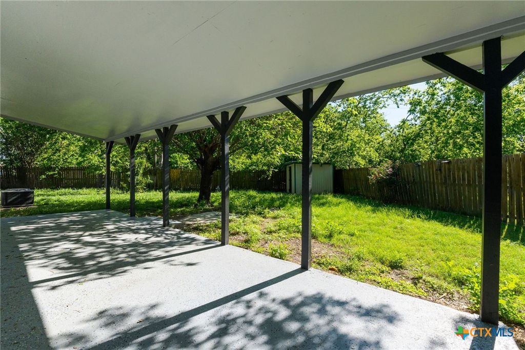 Image 24 of property listing at 126 E Bobwhite Lane, Harker Heights, TX 76548