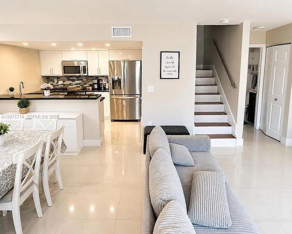 8575 NW 5th Terrace 1509, Miami, FL 33126