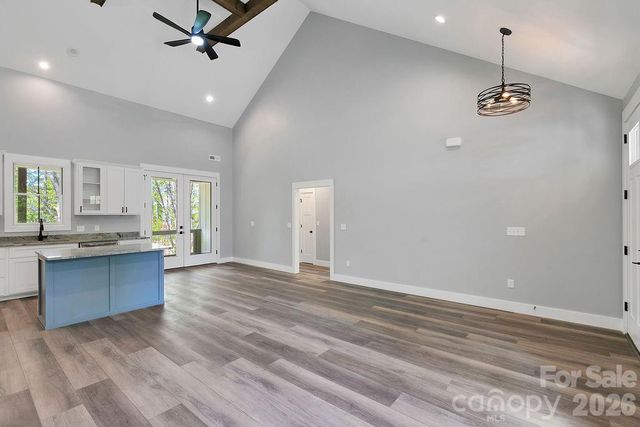 404 High Ridge Drive, Mills River, NC 28759