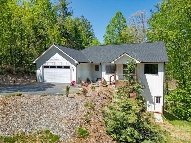 404 High Ridge Drive, Mills River, NC 28759