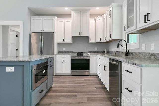 404 High Ridge Drive, Mills River, NC 28759