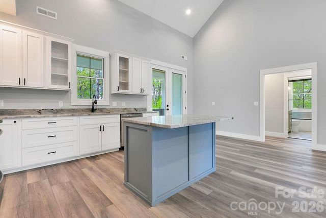 404 High Ridge Drive, Mills River, NC 28759