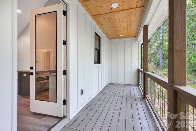 404 High Ridge Drive, Mills River, NC 28759