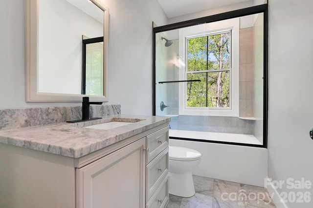 404 High Ridge Drive, Mills River, NC 28759