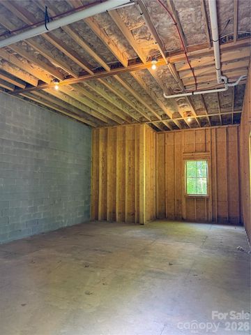 404 High Ridge Drive, Mills River, NC 28759