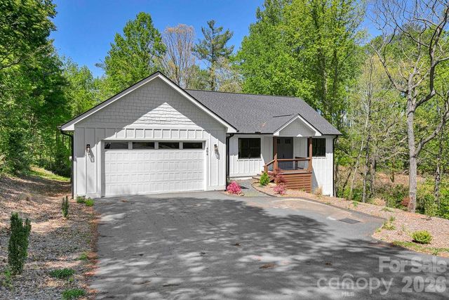 404 High Ridge Drive, Mills River, NC 28759