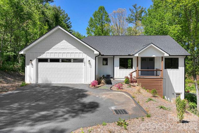 404 High Ridge Drive, Mills River, NC 28759