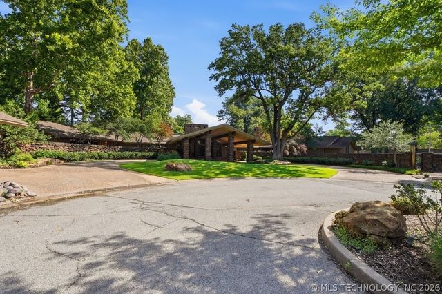 3701 S Atlanta Place, Tulsa, OK 74105