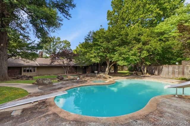3701 S Atlanta Place, Tulsa, OK 74105