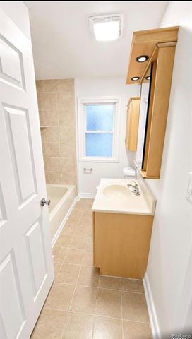29022 John Hauk Street, Garden City, MI 48135