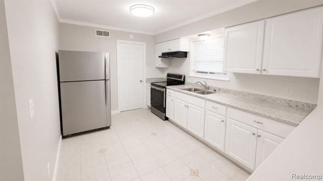 29022 John Hauk Street, Garden City, MI 48135