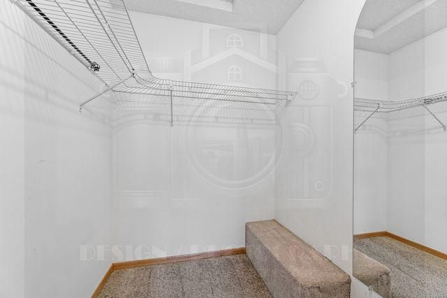 8456 Copperfield Way, Inver Grove Heights, MN 55076