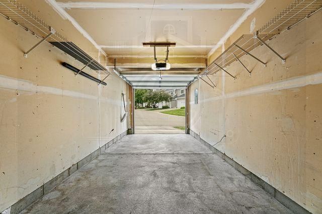 8456 Copperfield Way, Inver Grove Heights, MN 55076