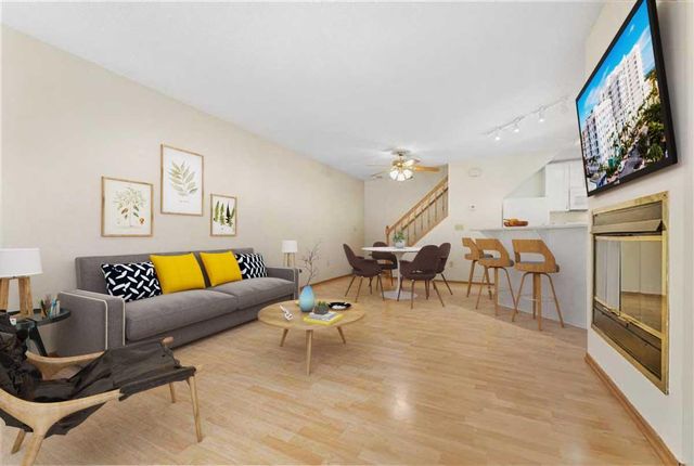 8456 Copperfield Way, Inver Grove Heights, MN 55076