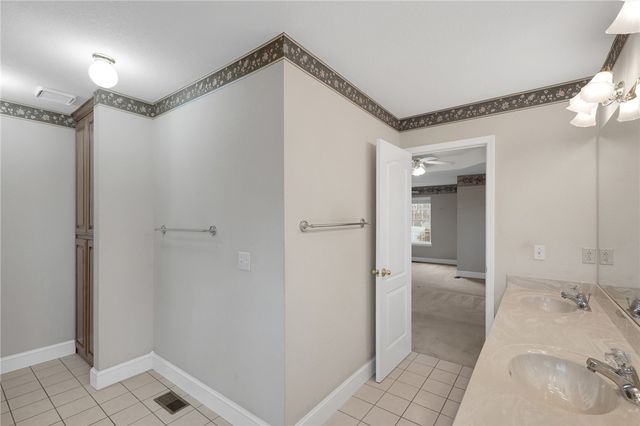 8176 Top Flite Circle, Rogers, AR 72756