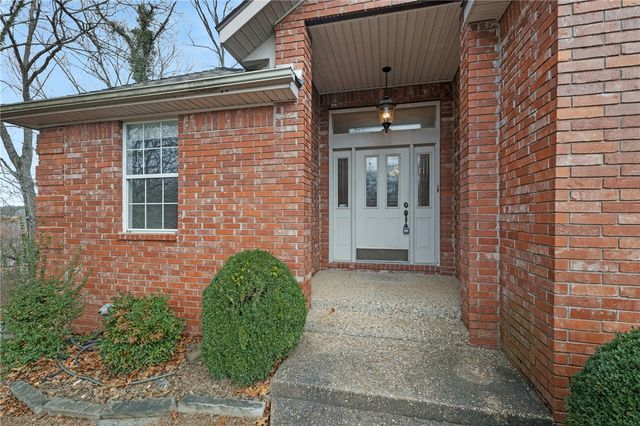 8176 Top Flite Circle, Rogers, AR 72756