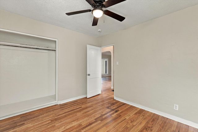 2723 Hyder Avenue SE, Albuquerque, NM 87106
