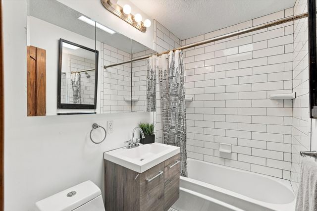2723 Hyder Avenue SE, Albuquerque, NM 87106