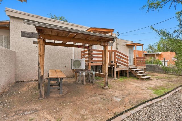 2723 Hyder Avenue SE, Albuquerque, NM 87106