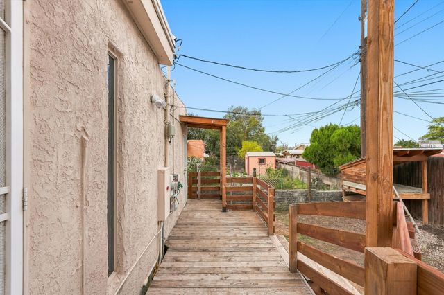 2723 Hyder Avenue SE, Albuquerque, NM 87106