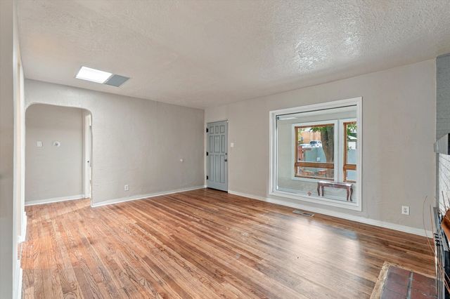 2723 Hyder Avenue SE, Albuquerque, NM 87106
