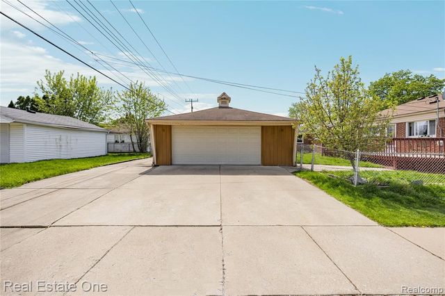 12890 Hemingway, Redford, MI 48239