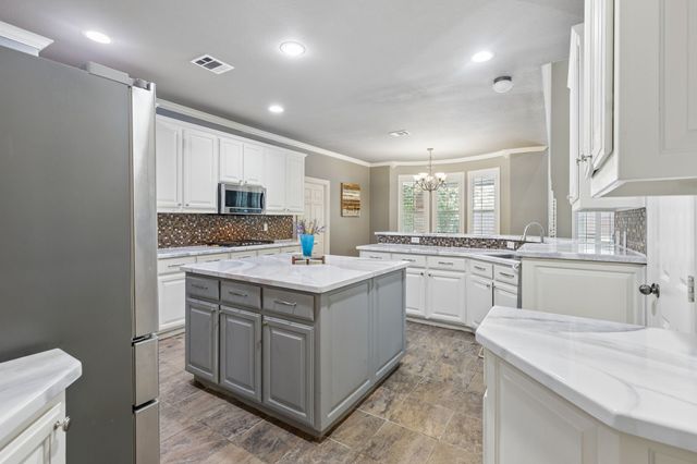 6328 Creek Bluff Court, Sachse, TX 75048