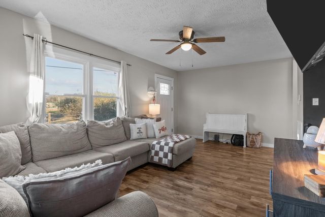 206 Joe St, Waverly, TN 37185