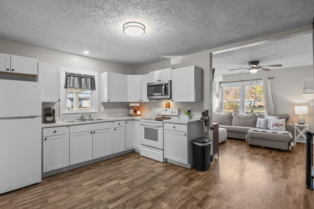 206 Joe St, Waverly, TN 37185