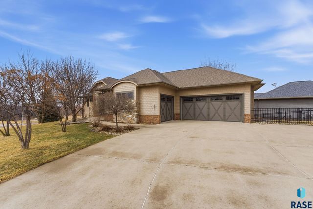 1325 W Wicklow Ct Court, Sioux Falls, SD 57108