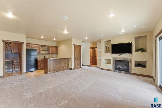 1325 W Wicklow Ct Court, Sioux Falls, SD 57108