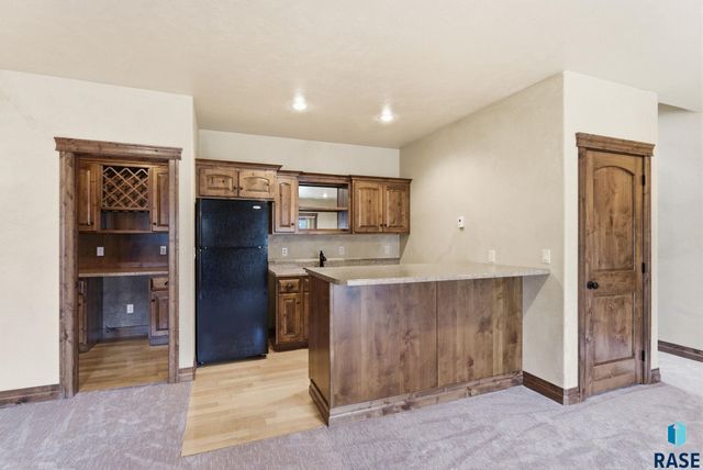 1325 W Wicklow Ct Court, Sioux Falls, SD 57108