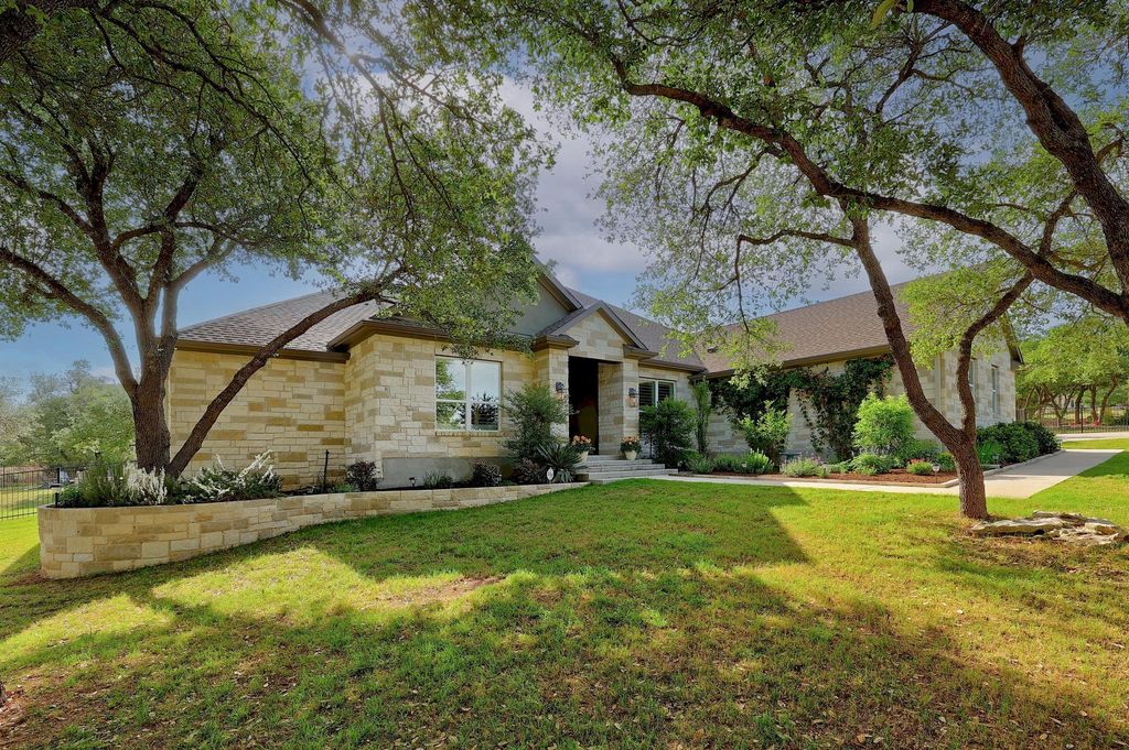 105 Graystone LN, Georgetown, TX 78633