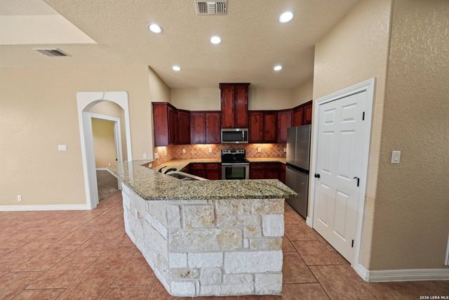 15513 DELL LN, Selma, TX 78154