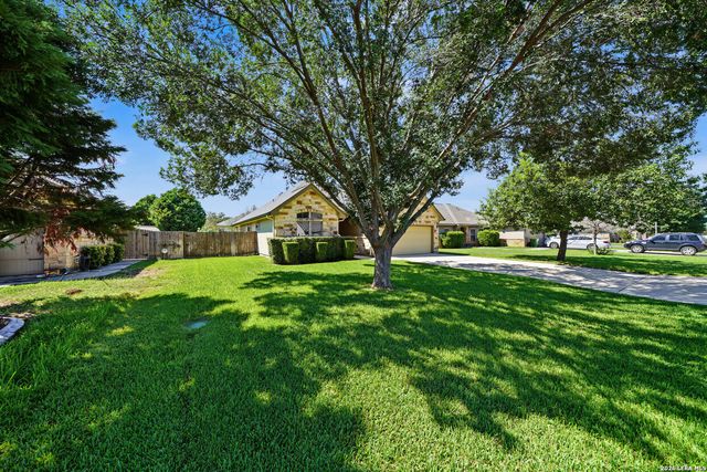 15513 DELL LN, Selma, TX 78154