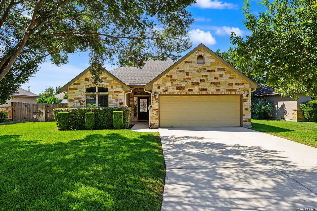 15513 DELL LN, Selma, TX 78154
